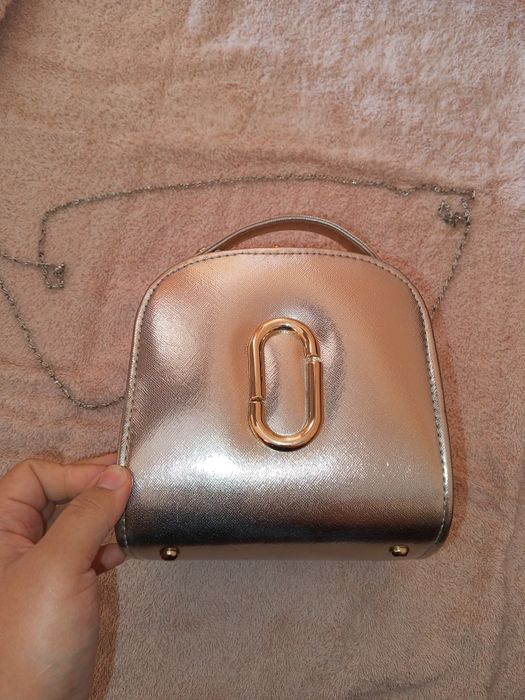 Tilla rangli zamonaviy sumka  — ichlari keng, mustahkam va didli!