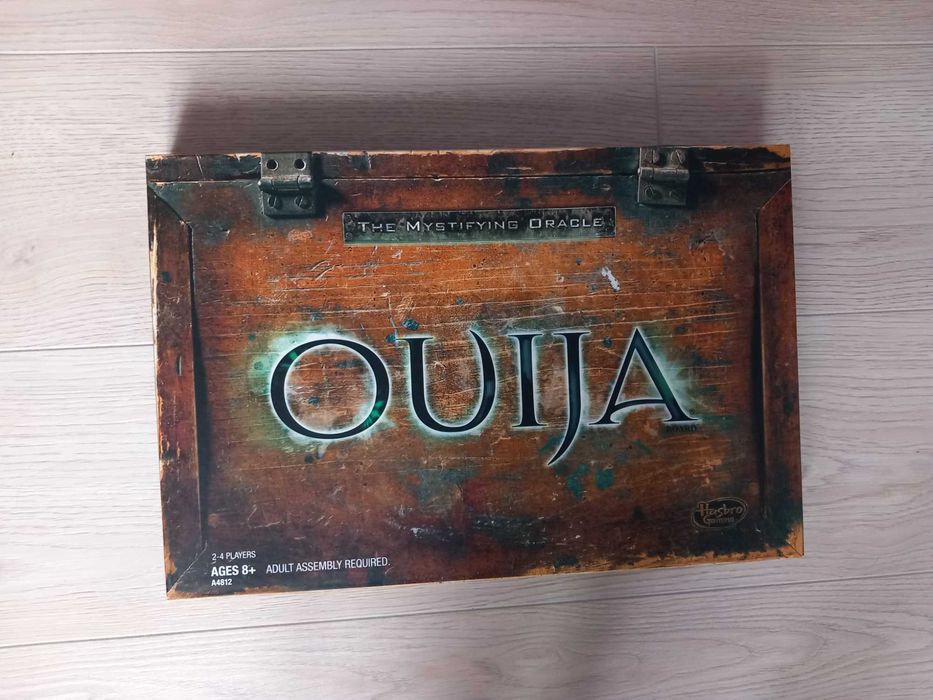 Уиджа дъска за викане на духове / Ouija board for summoning ghosts