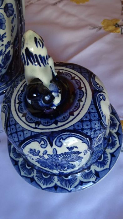 Ваза голяма с капак- Маастрихт Делфт Кралски сфинкс