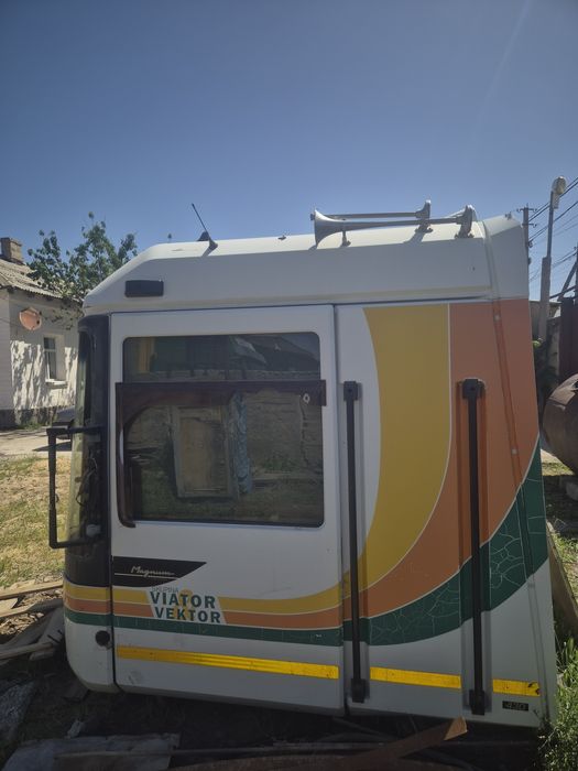 Продам кабину рено