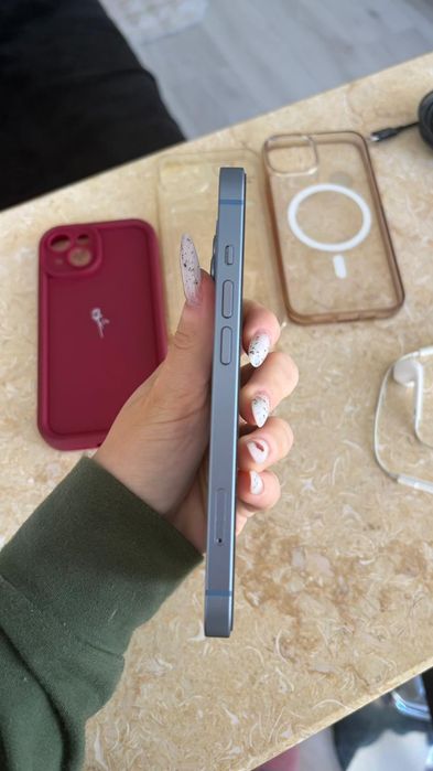 iPhone 14 Albastru 256 GB – Impecabil, fără zgârieturi + accesorii