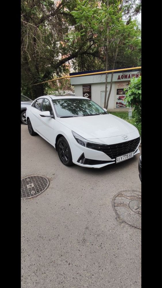 Hyundai Elantra 1.6 позиция, которая идет сразу после 2.0 мотора