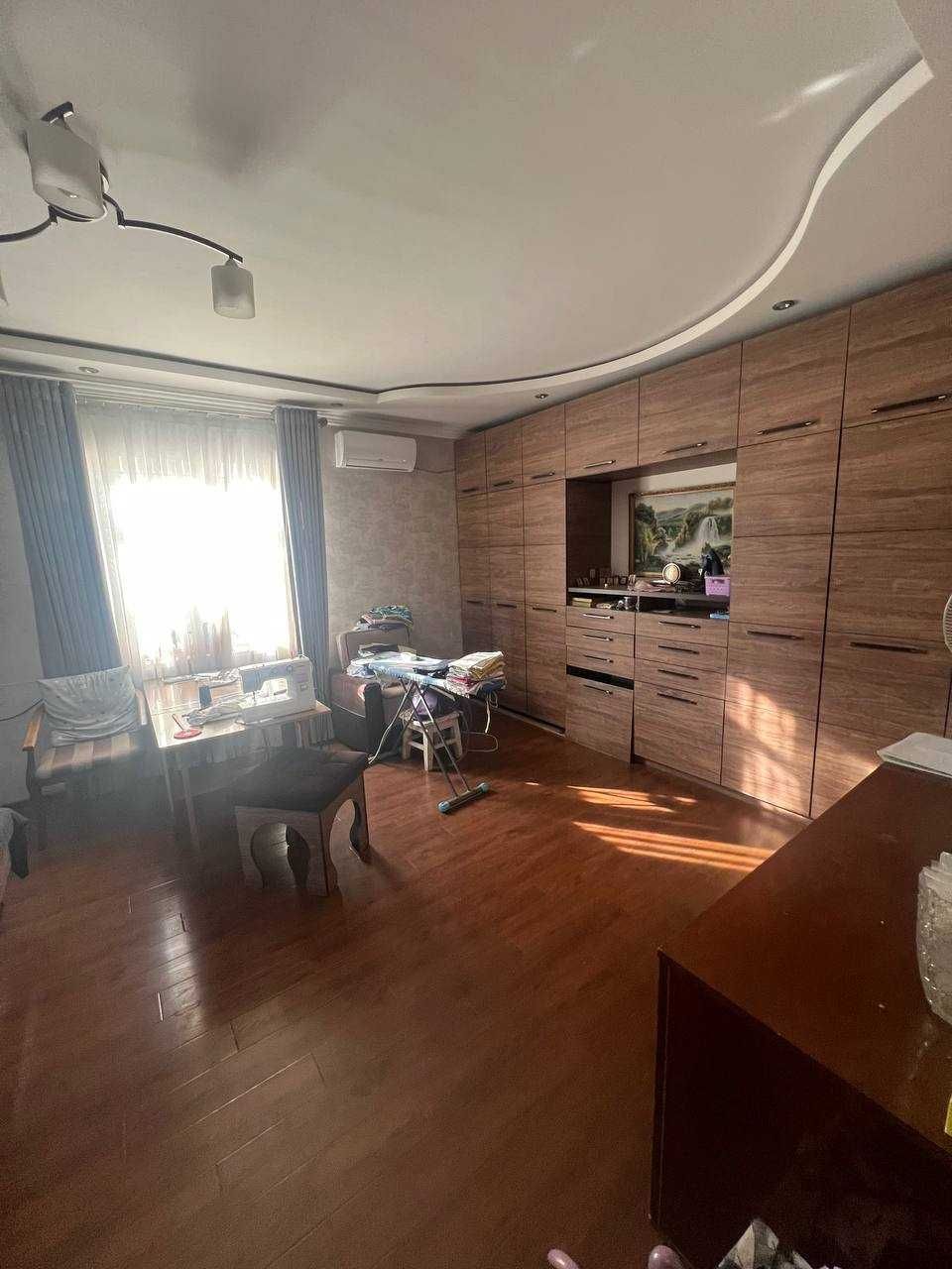 продается Дом Сергели Спутник 12.  7 комнат  ,сотки 4,7