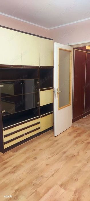 Apartament cu 1 camera Aleea Carpati etaj 1