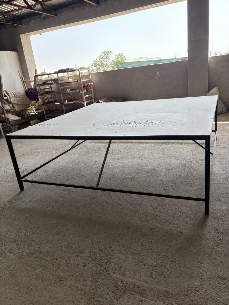 Стол катта мустахкам 2,5 га 2,5