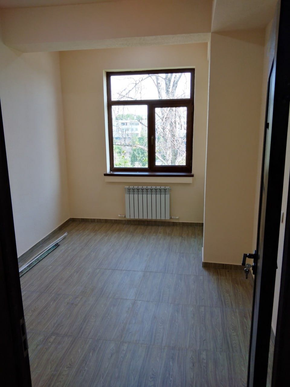 Парк Мирзо Улугбек 18м²- 32м² 1этаж  3этаж 4кабинета 2линия Юр адрес