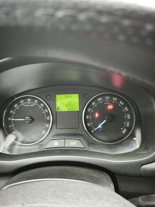 Vând Skoda Fabia 2011
