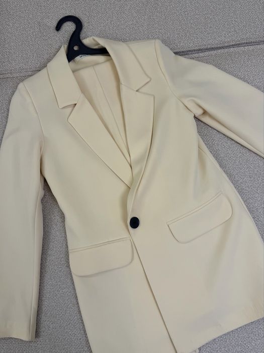 Турецкий костюм цвета айвори