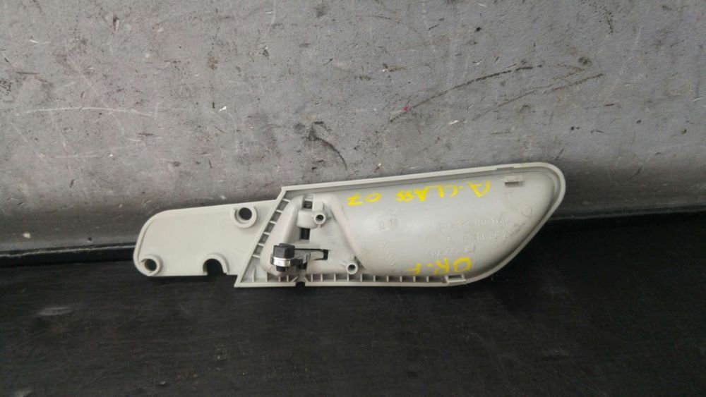 Maner interior dreapta fata mercedes a class w169 3 usi a1697601061 jc329481
