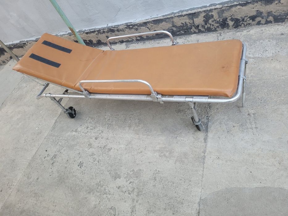 Продам медицинскую каталку   тележка для транспортировки пациентов