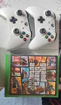 Vand Xbox one s cu 6 jocuri