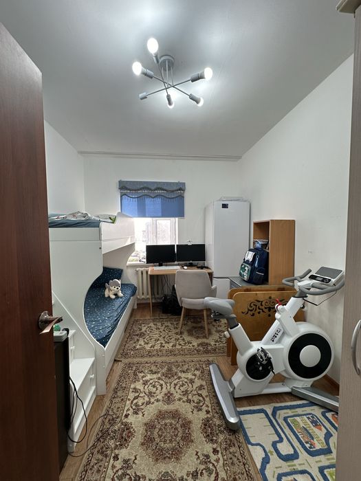 Левый берег 3 комн 4 этаж