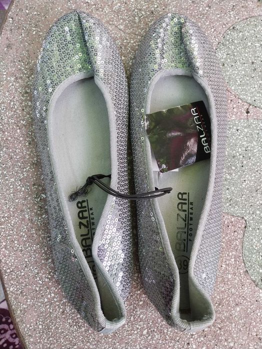 Нови ниски маркови обувки