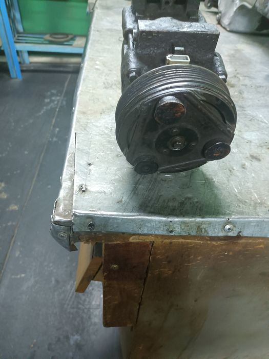 Продам компрессор кондиционера Форд Мондео 2,для ДВС 2.0.