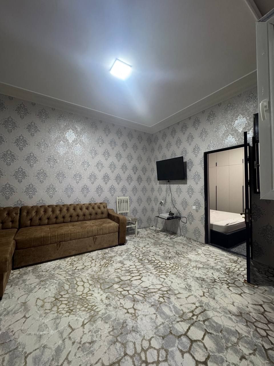 Чорсу  пахта  куча. 1.5 сотих  3 хона
