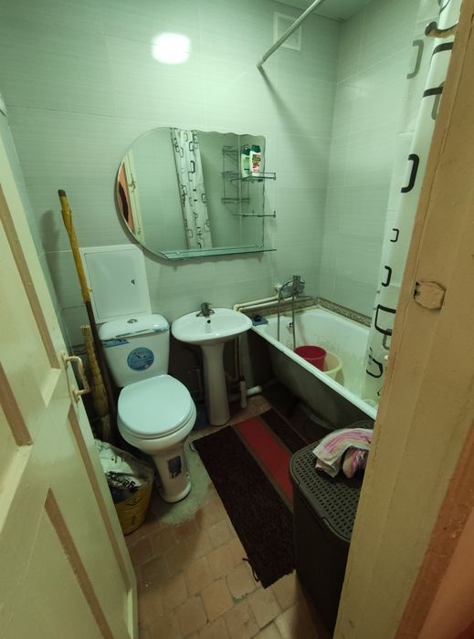 Продается квартира на Калиненском массиве, напротив 1 музык-ой школы