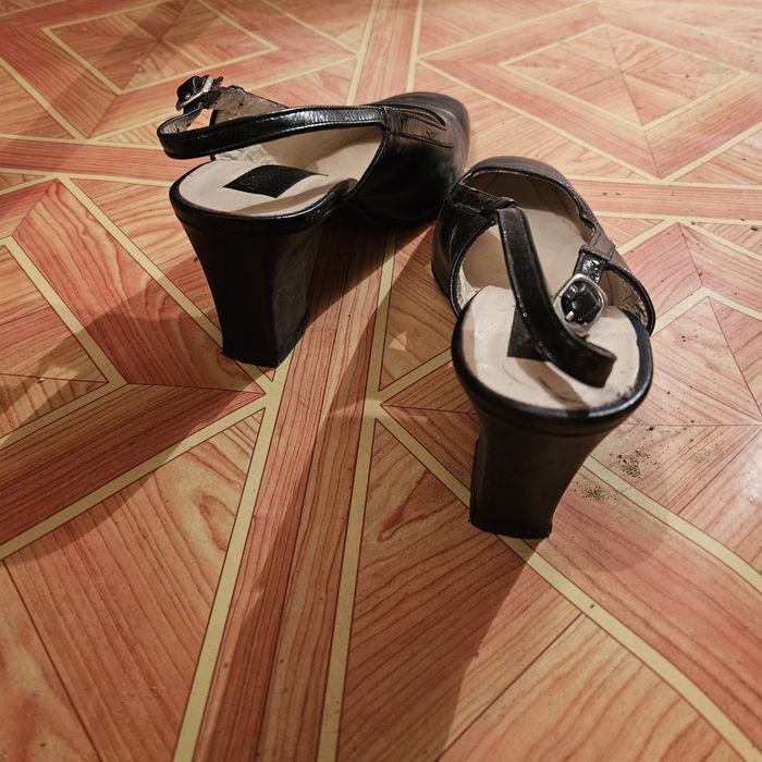 Дамски обувки от естествена кожа на токче