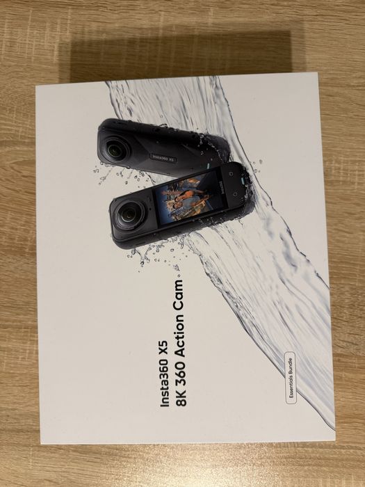 Insta360 X5 Essential bundle + extra selfie stick & tripod