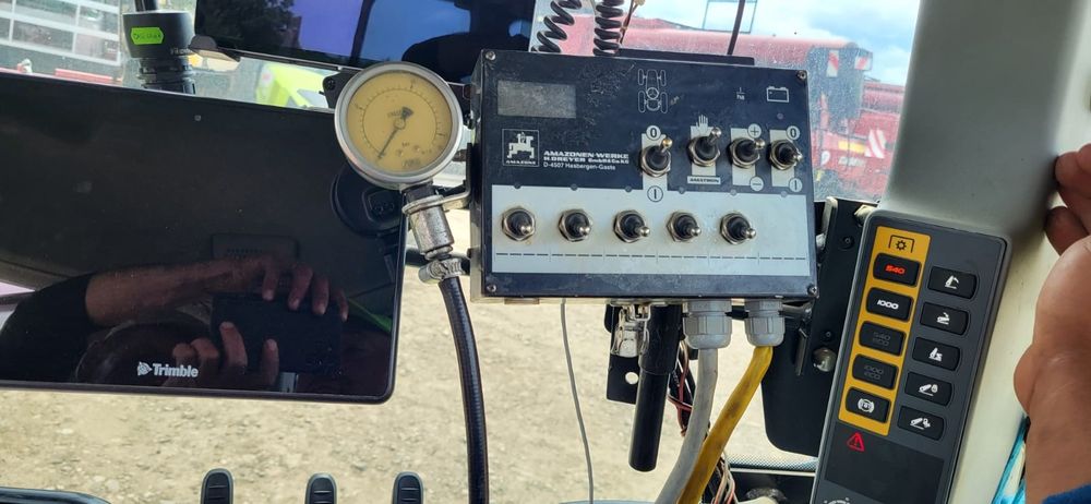 AMAZONE erbicidat UF 1200 litri  15 sau 12 m