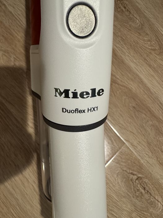 Aspirator vertical MIELE Duoflex HX1