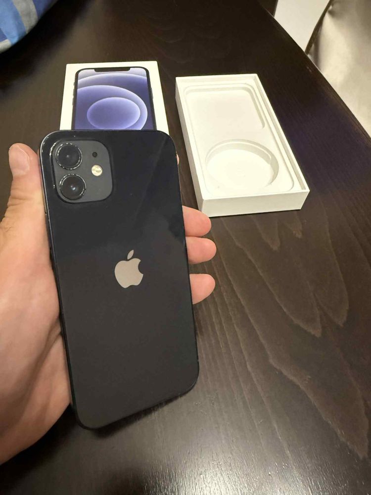 iPhone 12 128gb черен много добро състояние
