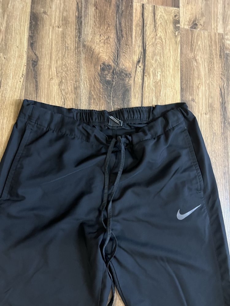 Nike Dry-Fit Woven size L