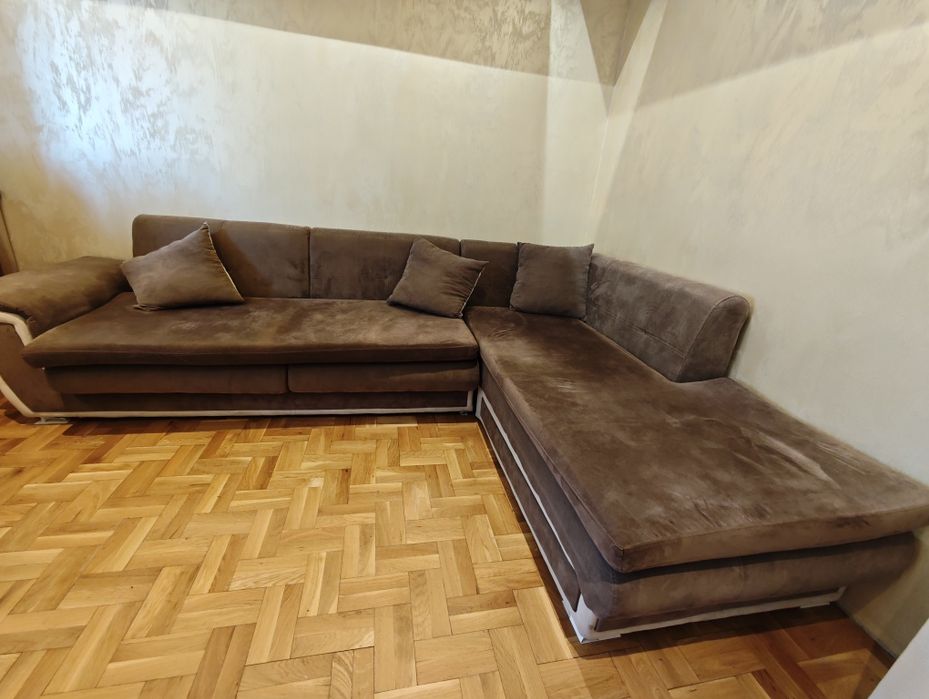 Ъглов разтегателен диван