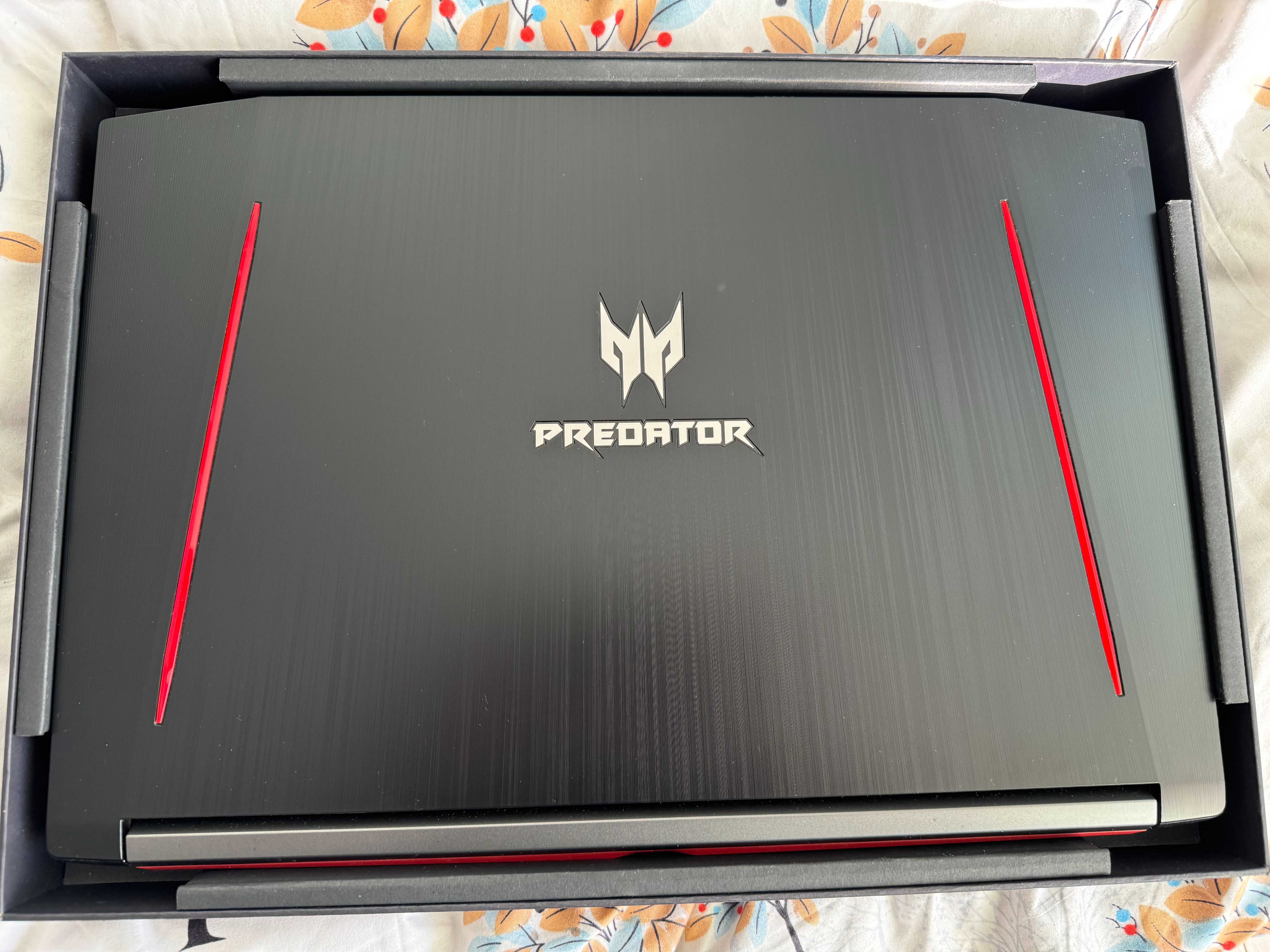 Геймърски лаптоп ACER Predator Helios 300
