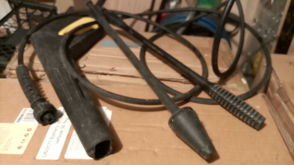 Водоструйка Керхер с удължителен маркуч