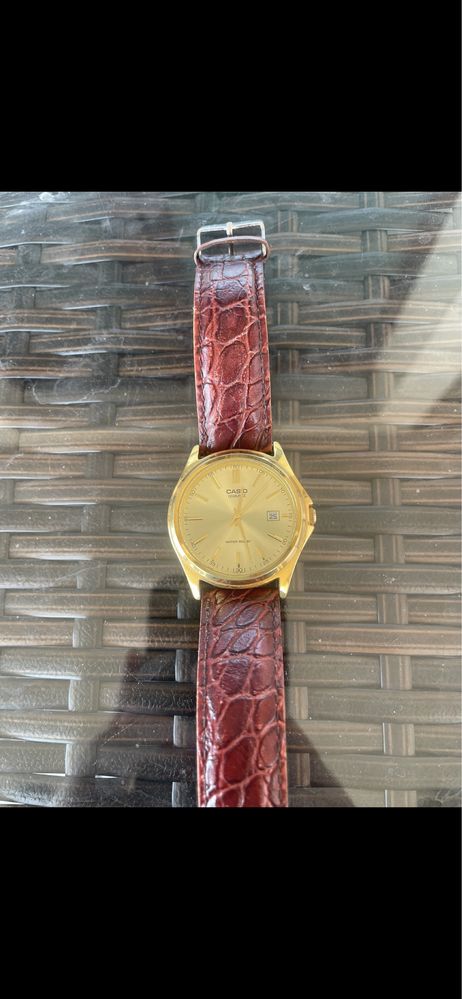 Часовник casio.   .