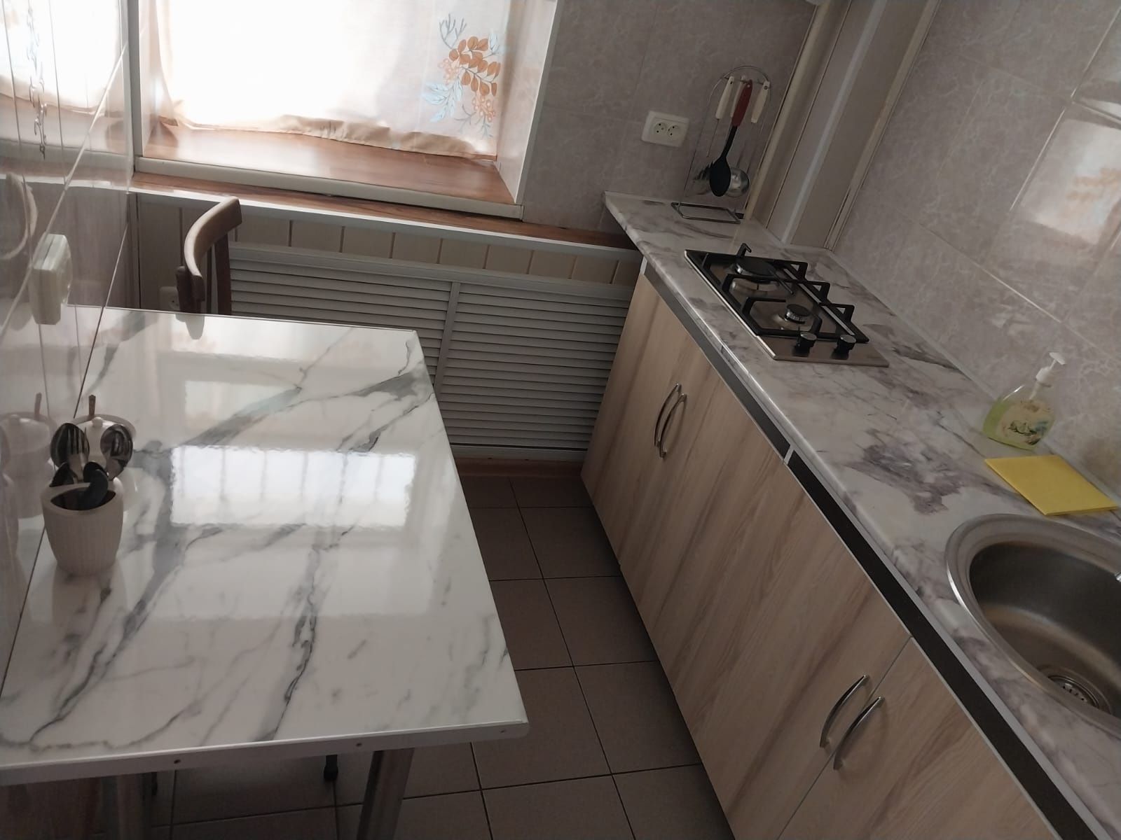 Продаётся 1комн.кв.в 6 м-не Талас,д.35,на 2 этаже