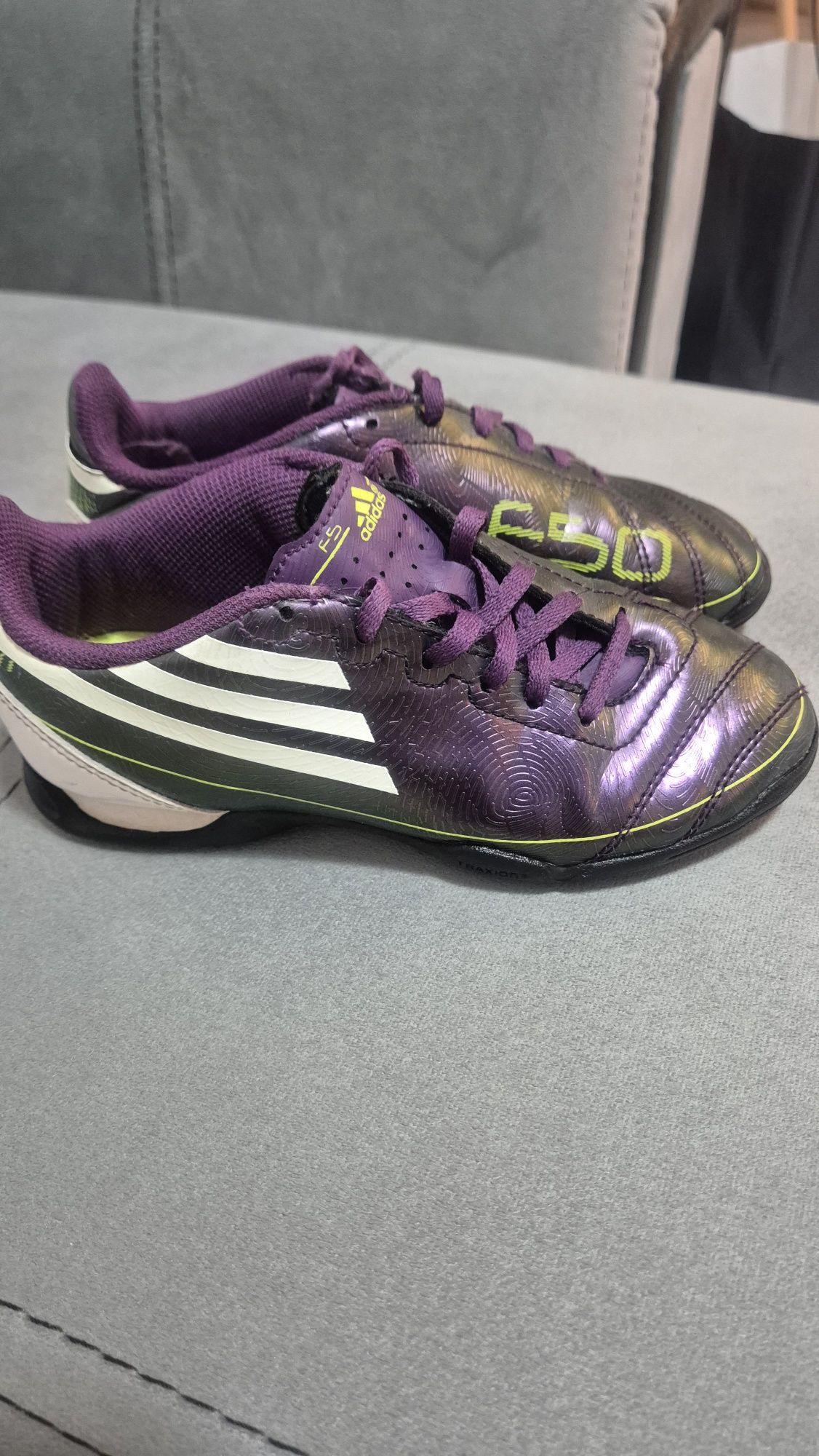 Детски футболни обувки, стоножки Adidas F50, 31 номер