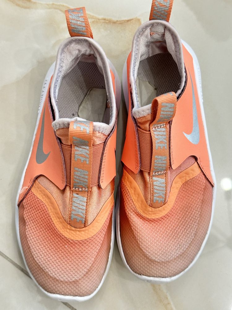 Детски маратонки Nike , adidas 32 номер , кожени обувки , блуза , клин