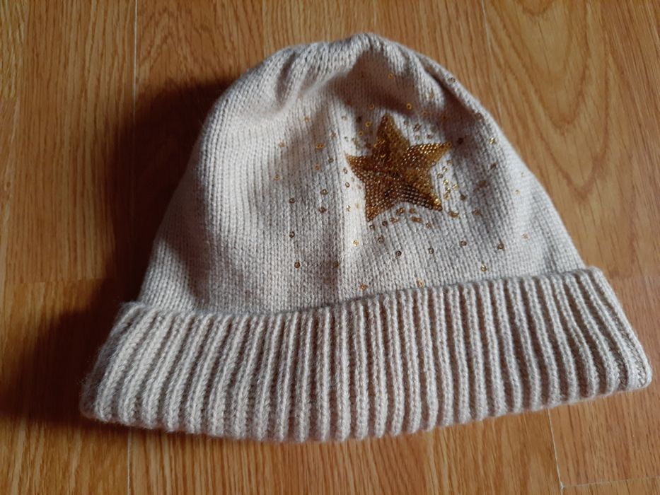 Caciula steluta paiete