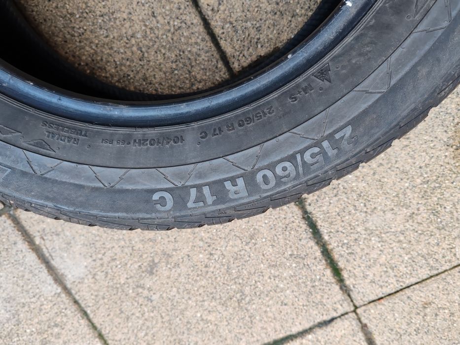 Vând cauciucuri 215/60/17 C M+S 2 buc