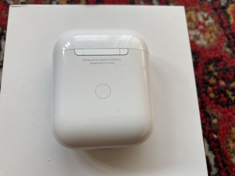 Аpple AirPods 2.2 case/футляр сотилади