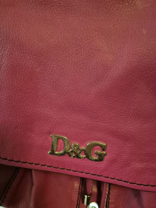 Vand geanta roz din piele marca Dolce & Gabbana, ca noua