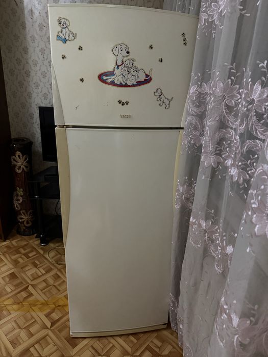 Продается свой холодильник Vestel  в хорошем и рабочем состоянии
