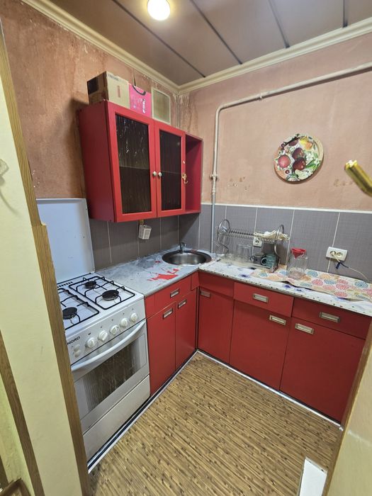 Дворец авиа Кадышева 1комн 2этаж 36м2 ремонт средний галерейка кирпич