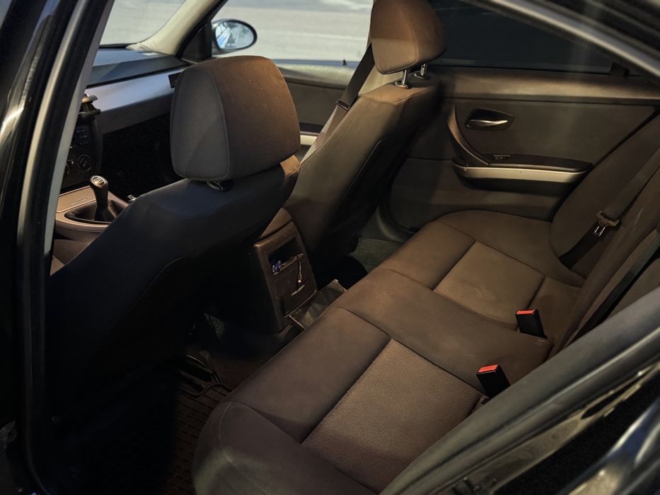 BMW Seria 3 E90 318i