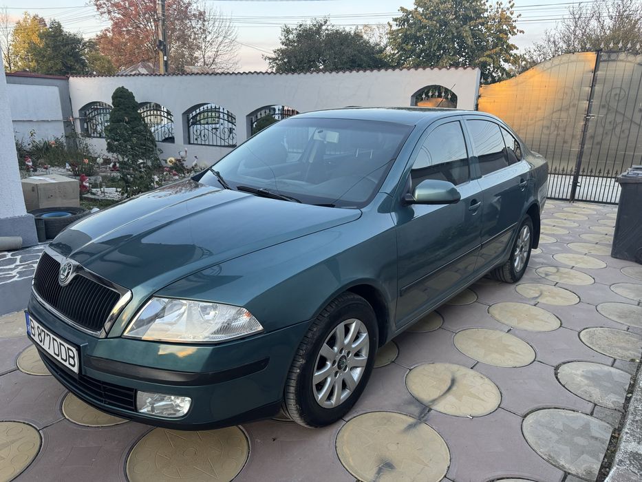 Vand skoda octavia 2 1.6 benzina