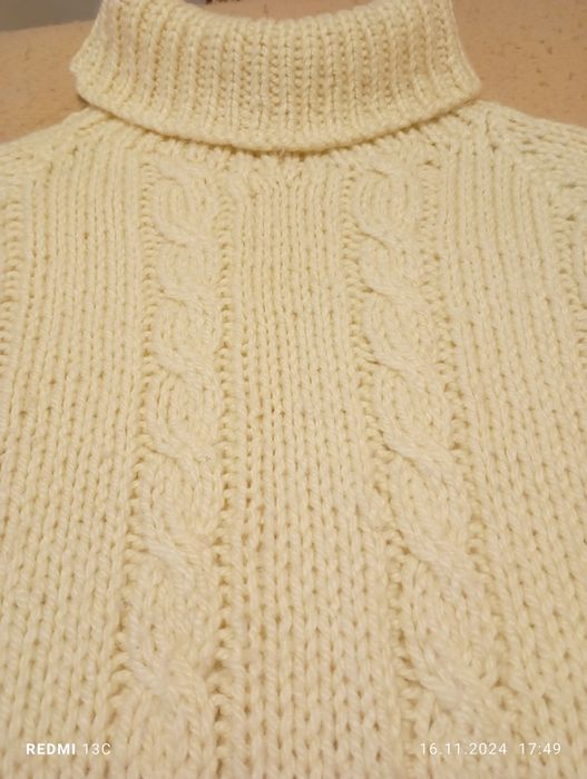 2 bluze tricotate lînă,mohair mar L