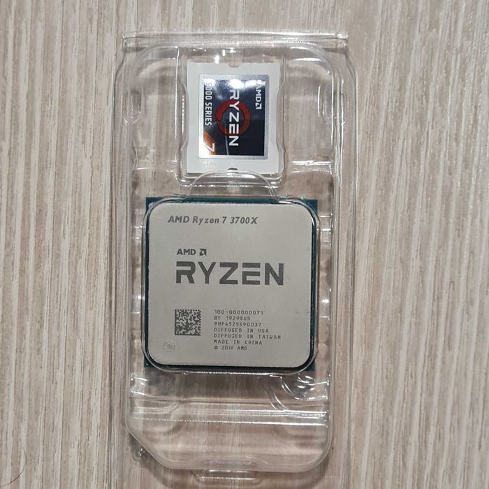 Procesor AMD Ryzen 7 3700X AM4 + Cooler RGB Wraith Prism
