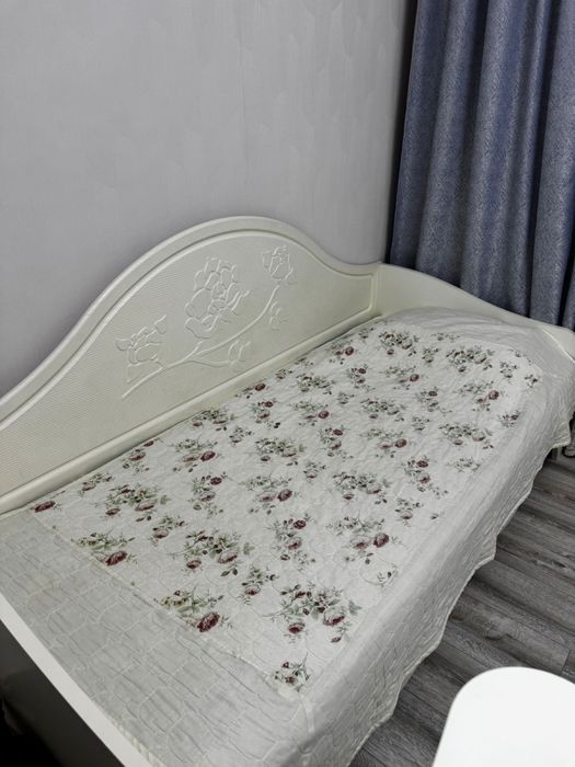 Детский гарнитур (кровать и шкаф)