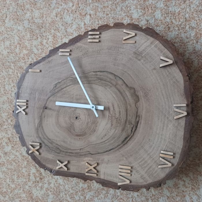 Ceas din lemn de nuc diametru 32cm
