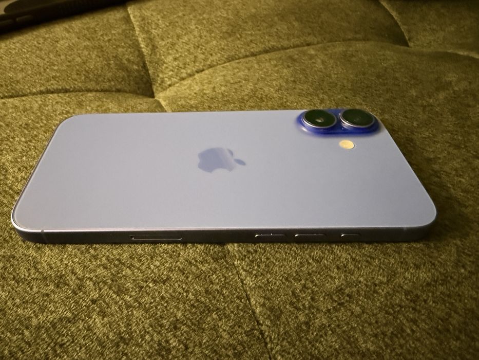 Iphone 16 plus с гаранция