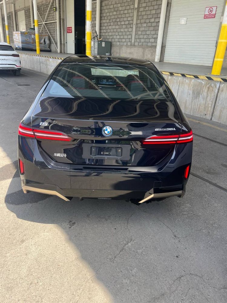 BMW i5 35L M Sport 2024 yil Full dop optsiya