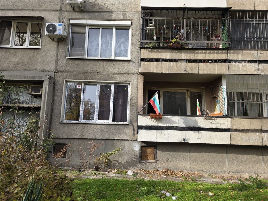 3 станен апартамент между 2 метростанций, Надежда и Хан Кубрат