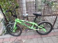 Vând bicicleta  BMX