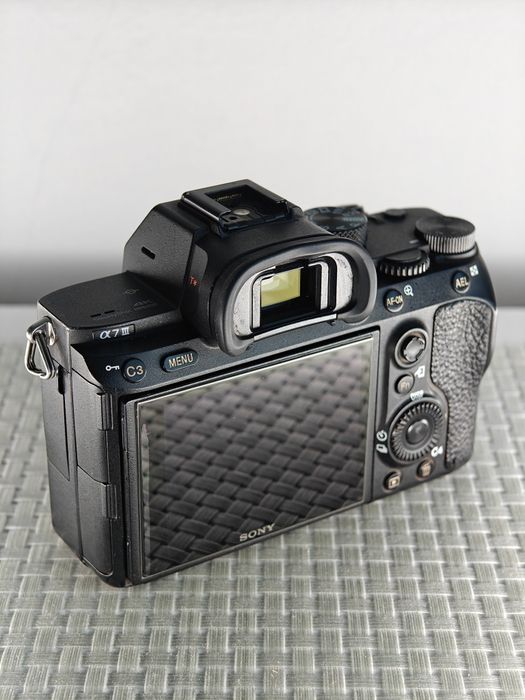 Sony A7iii безогледален фотоапарат + подаръци